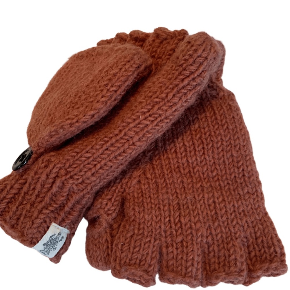 Nirvanna Designs Fingerless gloves with button flap and fleece lining rust